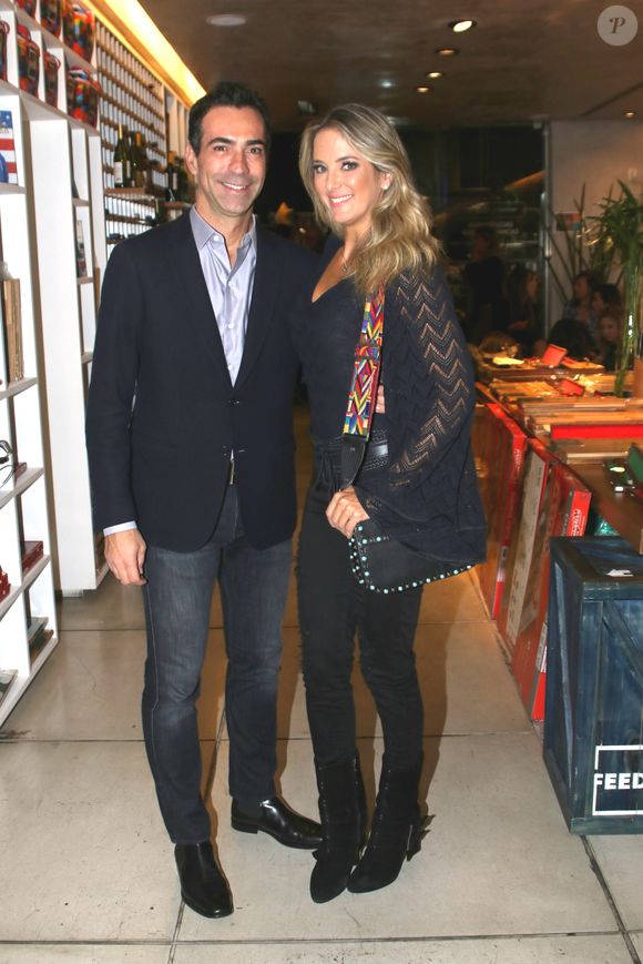 Por meio dos stories do Instagram, Ticiane Pinheiro respondeu algumas perguntas de internautas da web.