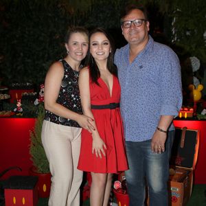 Gravadora concordou com fim de contrato com Larissa Manoela, mas queria aval dos pais dela para romper o vínculo