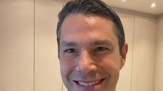 Marcus Buaiz e filho com Wanessa Camargo impressionam por semelhança em show com Luana Marquezine e namorado e mais famosos. Compare!