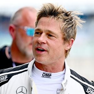 Brad Pitt é o protagonista do filme 'Fórmula 1', que estreou nos cinemas recentemente