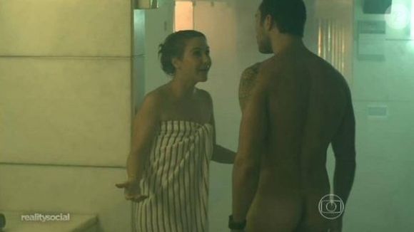 Adriano Toloza fez cenas quentes com Guilhermina Guinle em 'Verdades Secretas'