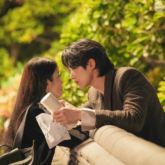 Diante das críticas, a MBC fez alterações em 'A Coroa Perfeita', removendo algumas de suas cenas para as plataformas de streaming