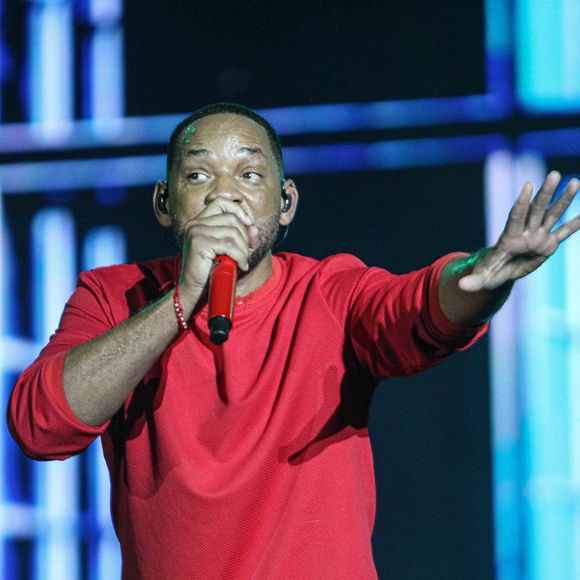 O vínculo profissional entre os dois teve início em novembro de 2024, quando Will Smith contratou o músico para uma apresentação em San Diego. Posteriormente, Joseph foi convidado a integrar oficialmente a turnê de 2025 e também a colaborar no próximo álbum do artista.