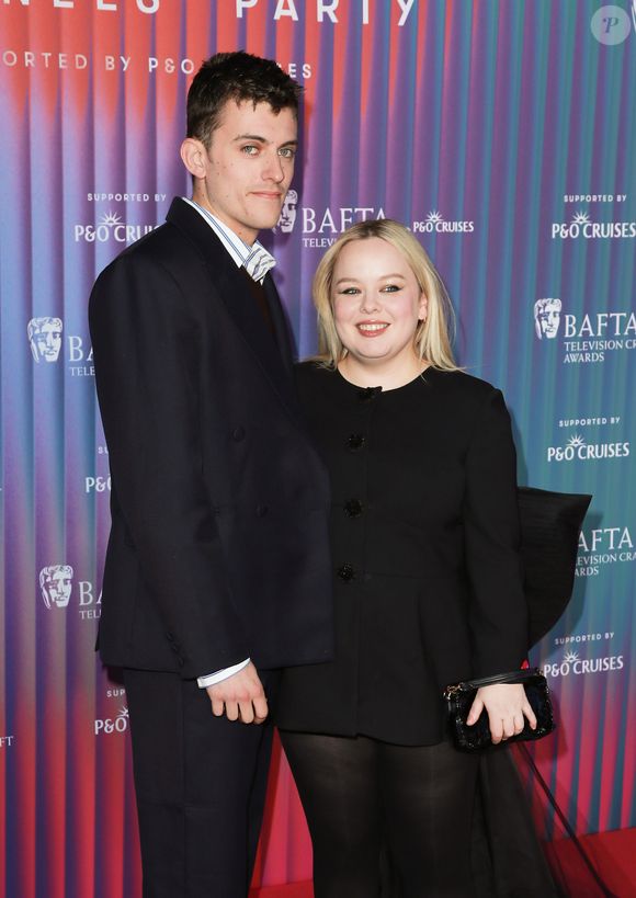 Nicola Coughlan e Jake Dunn estrearam oficialmente como casal no tapete vermelho