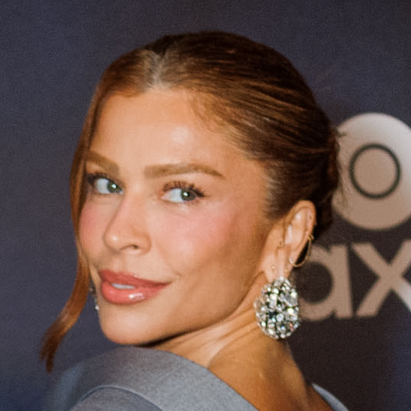 A aposta ousada de Grazi Massafera em look: para festa da novela 'Dona Beja', atriz usa vestido de R$ 46 mil com blazer invertido. Fotos!