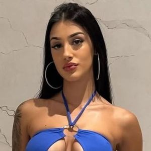 Grávida, Bia Miranda é levada às pressas ao hospital após bolsa estourar e revela medo de parto prematuro: 'Muito cedo'