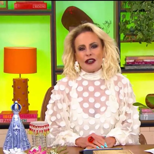O que poucos sabem é que Ana Maria Braga já chegou a trocar uma decoração natalina do 'Mais Você' pensando no público