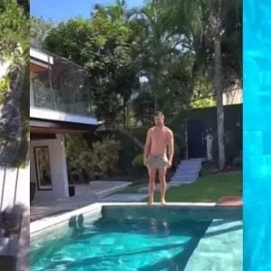 Um dos principais atrativos do imóvel é a piscina gigantesca onde o ator de 'Três Graças' aproveita os dias de folga