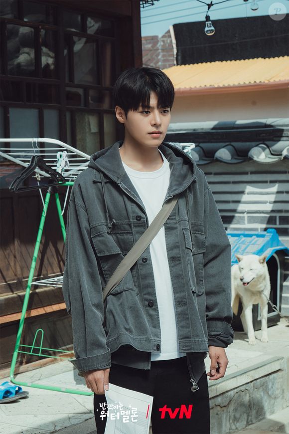 Muito além de um clichê romântico, 'Melancia Cintilante' conta a história de Ha Eun-gyeol, um jovem apaixonado por música