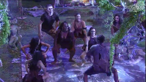 Invasão Zumbi no 'BBB 17': atores assustam participantes e dançam com eles após momento de terror