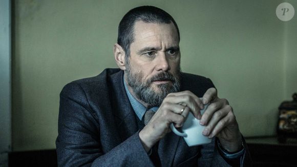 Mais sério e longe da comédia pastelão, Jim Carrey chocou com seu visual envelhecido em 'Crimes Obscuros', de 2026