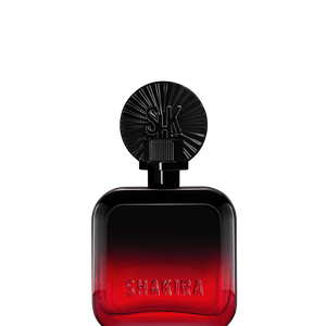 Com proposta floral ambarada e concentração Eau de Parfum, Rojo Elixir surge como a aposta mais sensual da linha de perfumes de Shakira