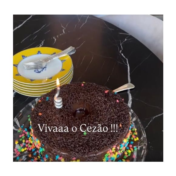 Pai de Cesar Tralli, Cezar ganhou festa de 82 anos com direito a dois bolos