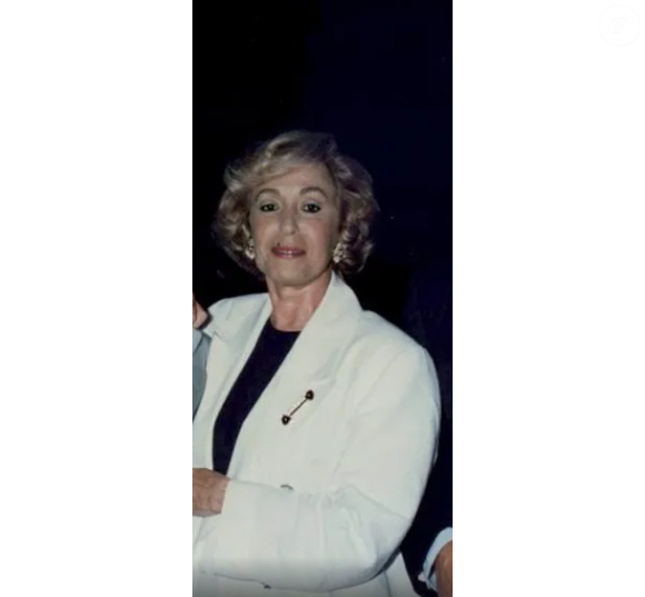 Stella Goulart Marinho chegava de carro no hotel em que estava hospedada em uma noite de sábado, quando foi abordada por um assaltante