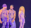 O estilista Dario Mittmann contou que Shakira pediu a ele que fizesse uma roupa inspirada na música “She Wolf”, com uma paleta de tons de lilás