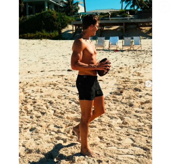 Tom Brady, ex de Gisele Bündchen, bebia 37 copos de água por dia; especialistas identificaram que prática poderia levá-lo à morte