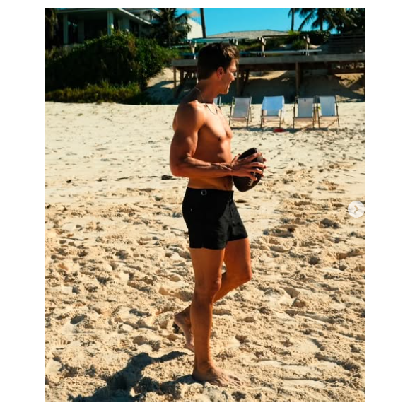 Tom Brady, ex de Gisele Bündchen, bebia 37 copos de água por dia; especialistas identificaram que prática poderia levá-lo à morte