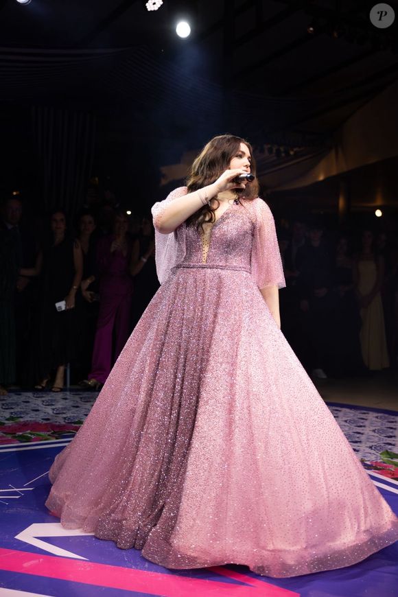 Festa de 15 anos de Maysa Matarazzo contou com três vestidos assinados pela estilista Edylaine Maria Gonçalves, da grife Clamore