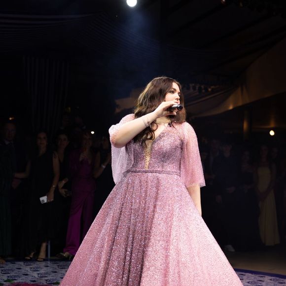 Festa de 15 anos de Maysa Matarazzo contou com três vestidos assinados pela estilista Edylaine Maria Gonçalves, da grife Clamore