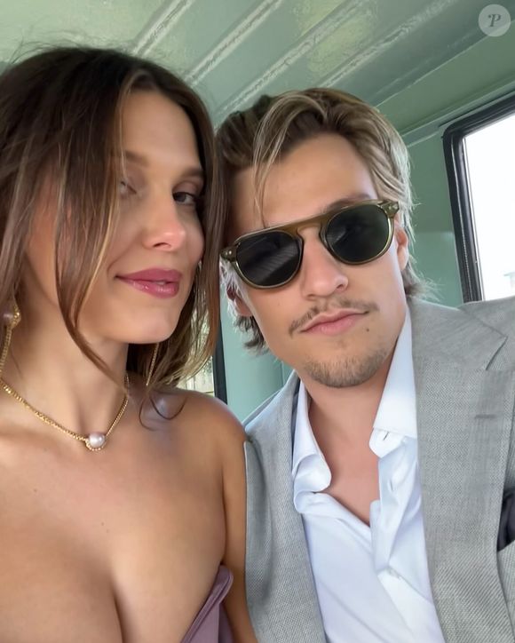 Millie Bobby Brown se casou com Jake Bongiovi, filho de Jon Bon Jovi; os dois já são pais de uma bebê