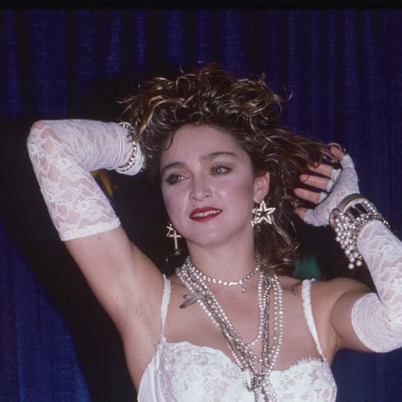 Madonna chegou aos anos 80 parecendo não seguir nenhuma regra e acabou criando algumas das imagens mais marcantes da década