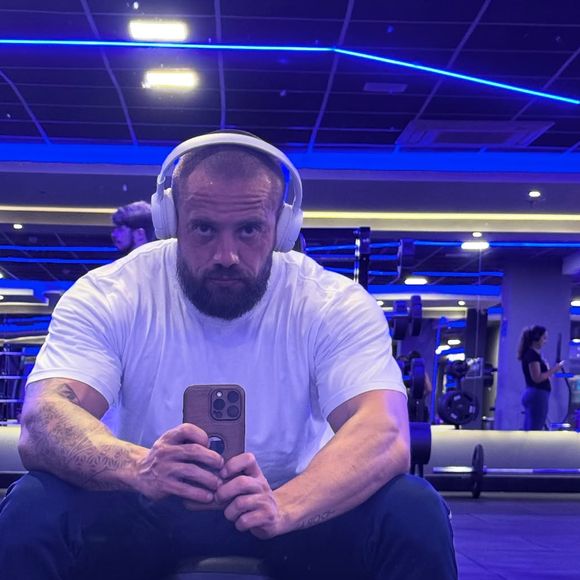 Rafael Cardoso também começou a focar ainda mais na academia nos últimos anos