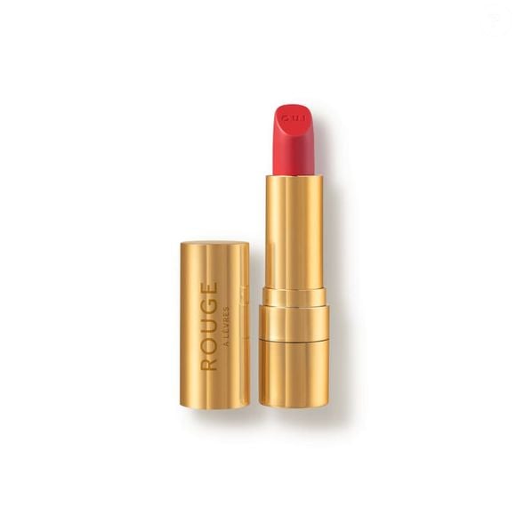 O clássico vermelho do Rouge à Lèvres, da O.U.i Paris, combina elegância, inspiração francesa e embalagem retrô