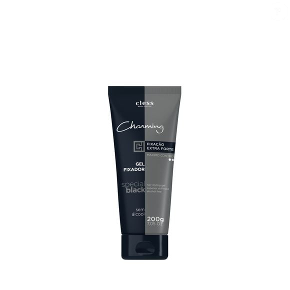 De acordo com as recomendações para evitar fios pesados, o gloss capilar deve ser concentrado no comprimento e nas pontas. Exagerar na aplicação, especialmente na raiz, pode comprometer o movimento das ondas, principalmente em cabelos finos ou oleosos
