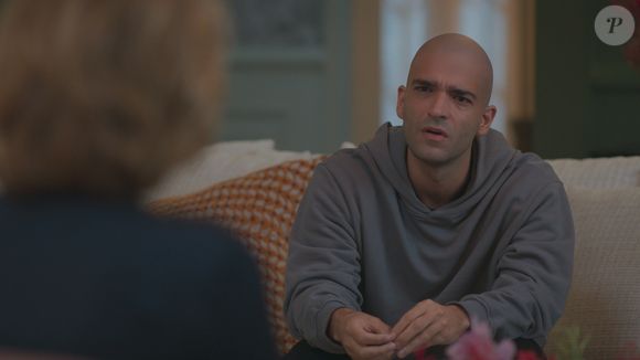 Afonso (Humberto Carrão) rompe os laços com Odete Roitman (Debora Bloch) após briga