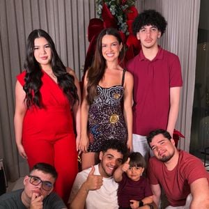 Gabriel, Ryan, Hugo e Laura fazem parte do plano da artista para ampliar o acesso ao ensino de qualidade e ao ensino superior