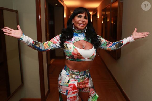 Dona de um corpo super definido aos 65 anos, Gretchen desabafou sobre algumas críticas que vem sofrendo