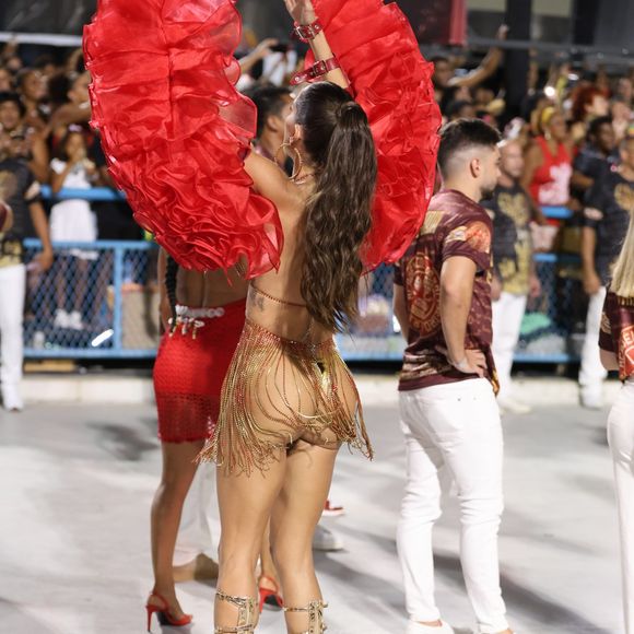 Toda a sensualidade de Deborah Secco no ensaio técnico do Salgueiro