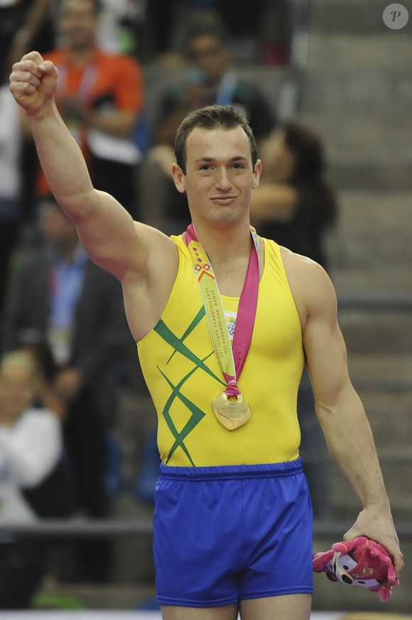 Nos anos 2010, Diego Hypólito passou a mudar seu visual e deixou o cabelo crescer