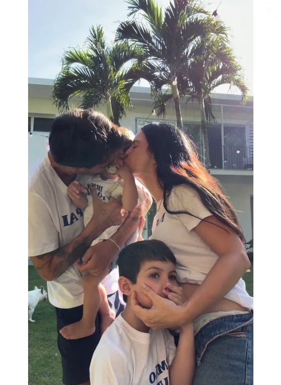 Sthefany Brito revelou sua terceira gravidez com vídeo reunindo o marido e dos dois filhos, Enrico e Vicenzo