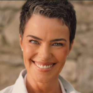 Ana Paula Arósio surgiu recentemente em uma campanha de suplementos.