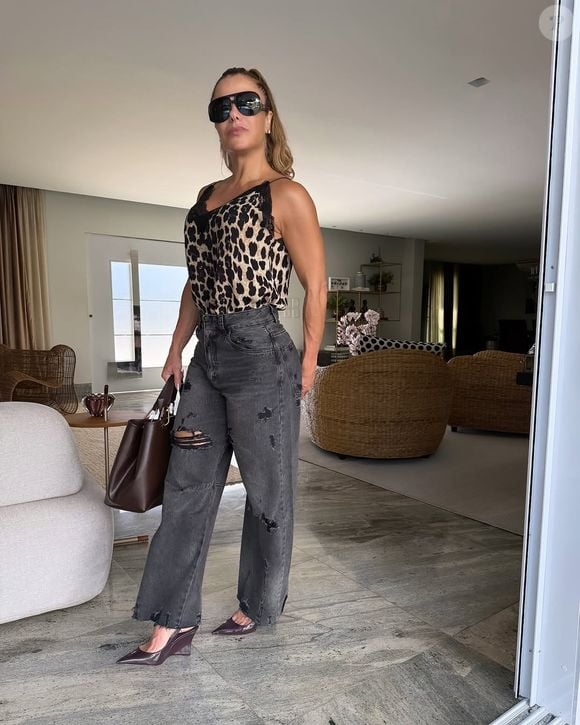 Poliana Rocha no Instagram: o estilo, a beleza e o jeito leve com que trata de assuntos da vida, como as antigas traições do marido, conquistaram o público