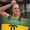 Copa do Mundo no pé: o novo Adidas Brasilcore é o tênis casual elegante, com cara de Samba e Gazelle, que combina com a bolsa Chanel de + R$ 40 mil da Virgínia, mas sem gastar uma fortuna