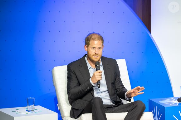Príncipe Harry atualmente mora na Califórnia, com a esposa Meghan Markle, e seus filhos.
