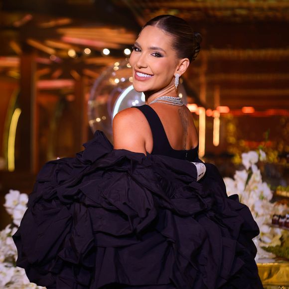 Virginia trocou de looks ao longo da noite