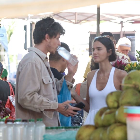 Bruna Marquezine dividiu a bebida com Shawn Mendes