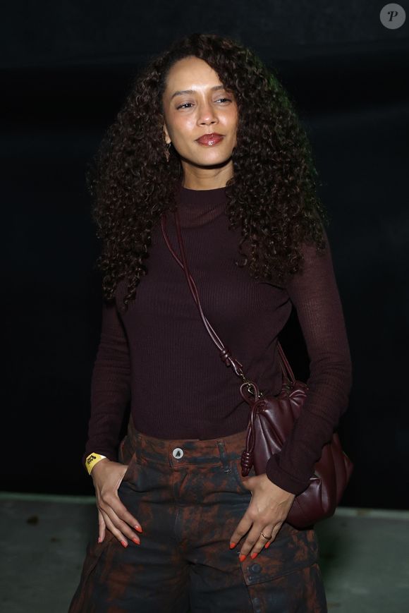 O look de inverno usado por Taís Araújo é uma inspiração para quem busca peças estilosas e práticas