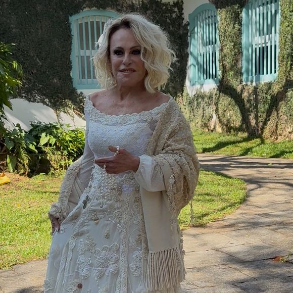 Ana Maria Braga escolheu novamente a prestigiada estilista Lethicia Bronstein para assinar o vestido de noiva