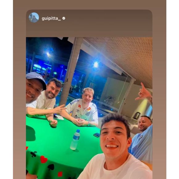 Carnaval 2025 de Neymar teve jogo do Santos: atacante jogou pôquer com amigos na noite de domingo 2 de março de 2025