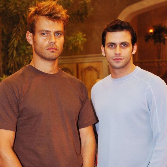 Com o cabelo liso, Carmo Dalla Vecchia esteve em 'Cobras e Lagartos, de 2006