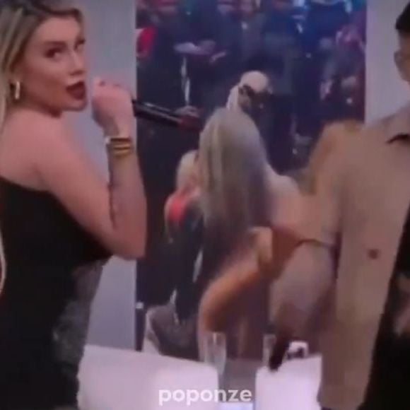Andressa Urach estreia como funkeira no "SuperPop" com música de teor sexual produzida por MC PR