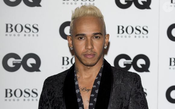 Você lembra disso? Lewis Hamilton já foi loiro e descoloriu o cabelo uma vez