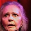 'Angela Ro Ro está completamente debilitada': amigo faz relato chocante após cantora de 75 anos afastar chance de cura