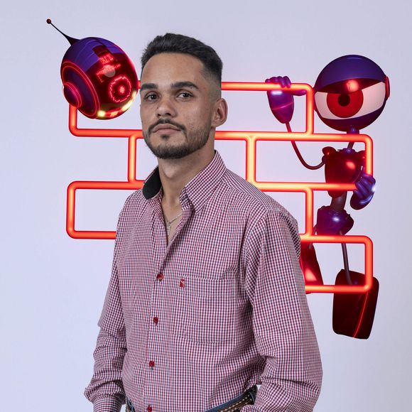 19º Paredão do BBB 25: João Pedro viu rejeição subir e passou para 43.69%, segundo enquete Uol