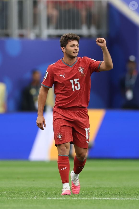 João Neves comemora o primeiro gol de Portugal na Copa do Mundo de 2026 durante a estreia contra a República Democrática do Congo