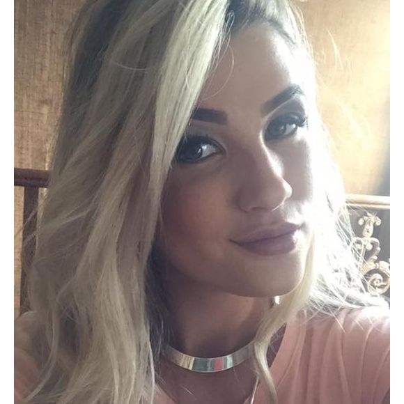 Sempre loira e maquiada, Aline Gotschalg era considerada uma das ex-BBB's mais lindas já naquela época